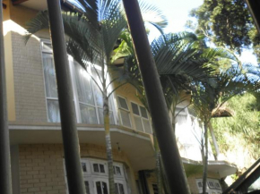 Гостиница McCarthy Guesthouse  Канди